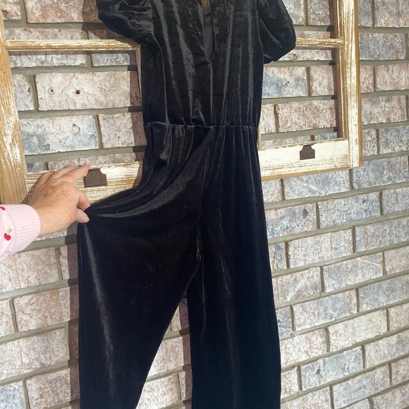 Black Velvet Jumpsuit with Bow and Crystal Accent NWT - Picture 8 of 8